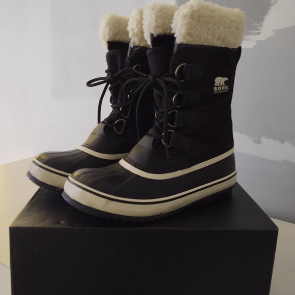 Sorel Winter Carnival Boots - Picture 3 of 4